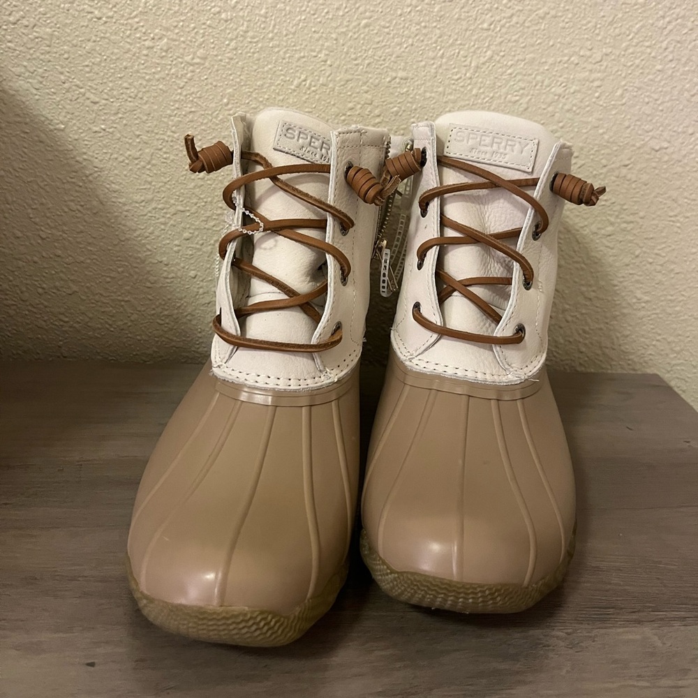 Tan and White Sperry Duck Boots🤍